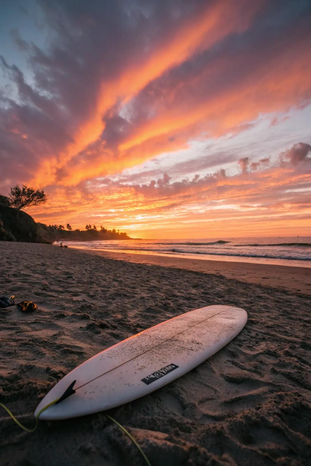 A tranquil sundown-themed board with tints of orange and pink.