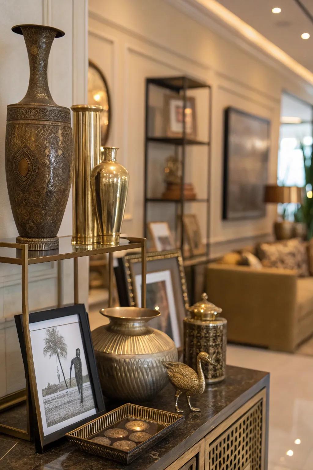 Metallic finishes bring shine and elegance to your decor.