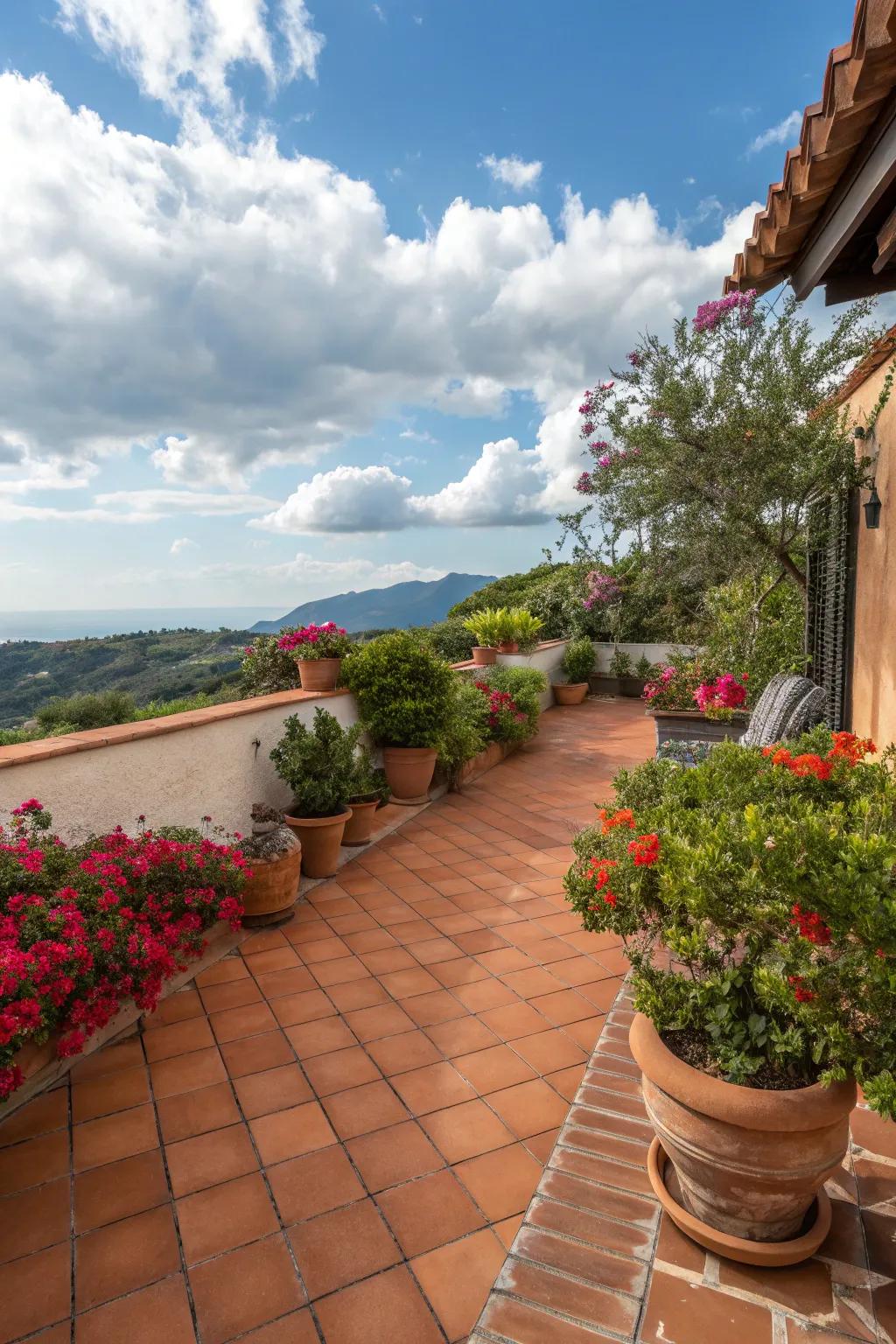 Terracotta tiles add a warm and Mediterranean touch to your terrace.