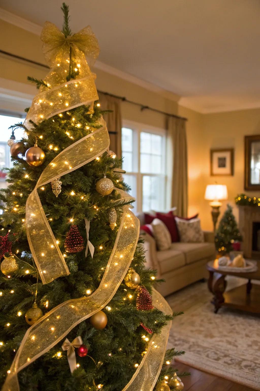 Glistening ribbons impart a sophisticated cascading impression to the tree.