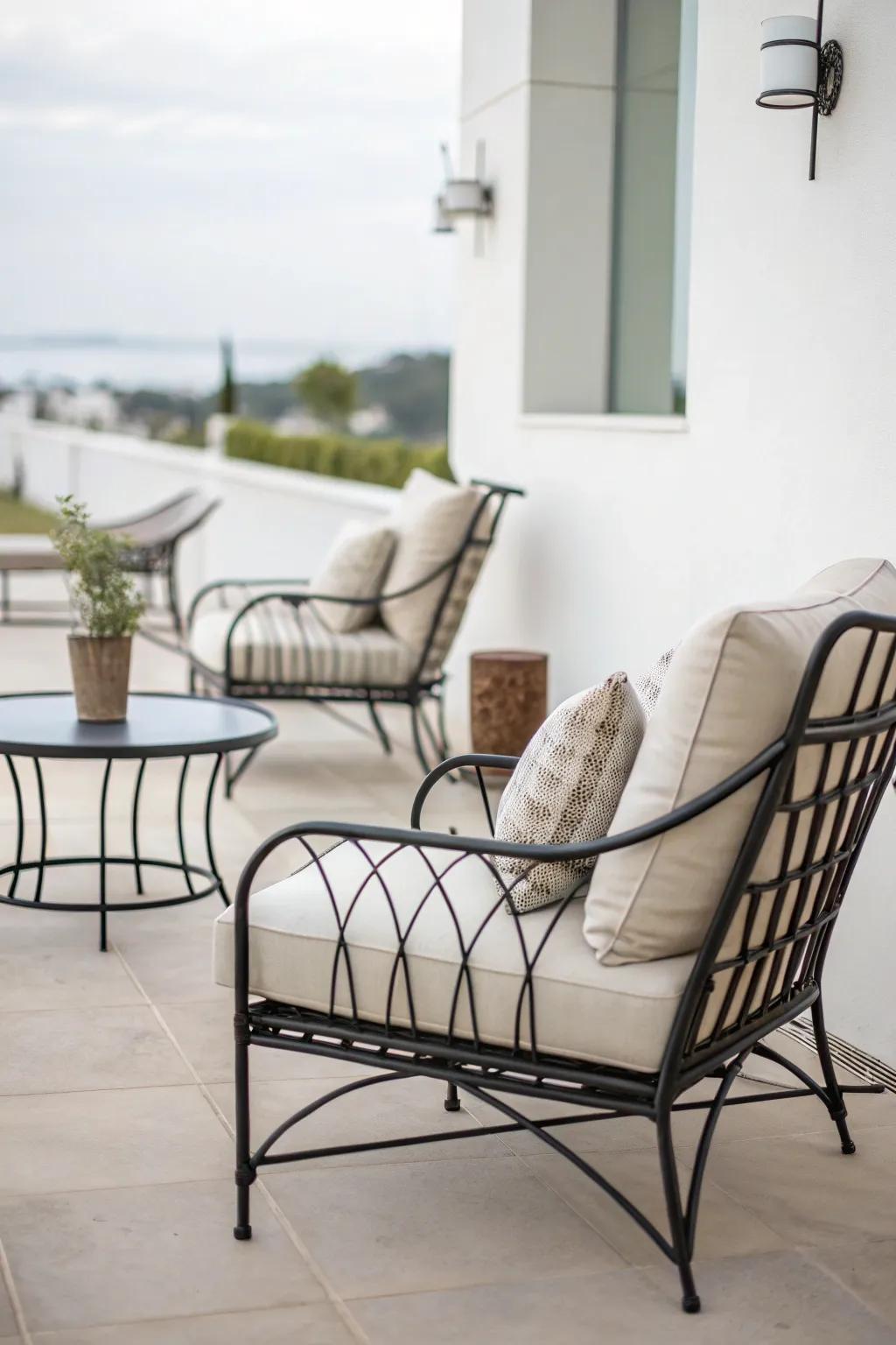Smooth and straightforward cast metal layouts mix flawlessly into a minimalist patio.