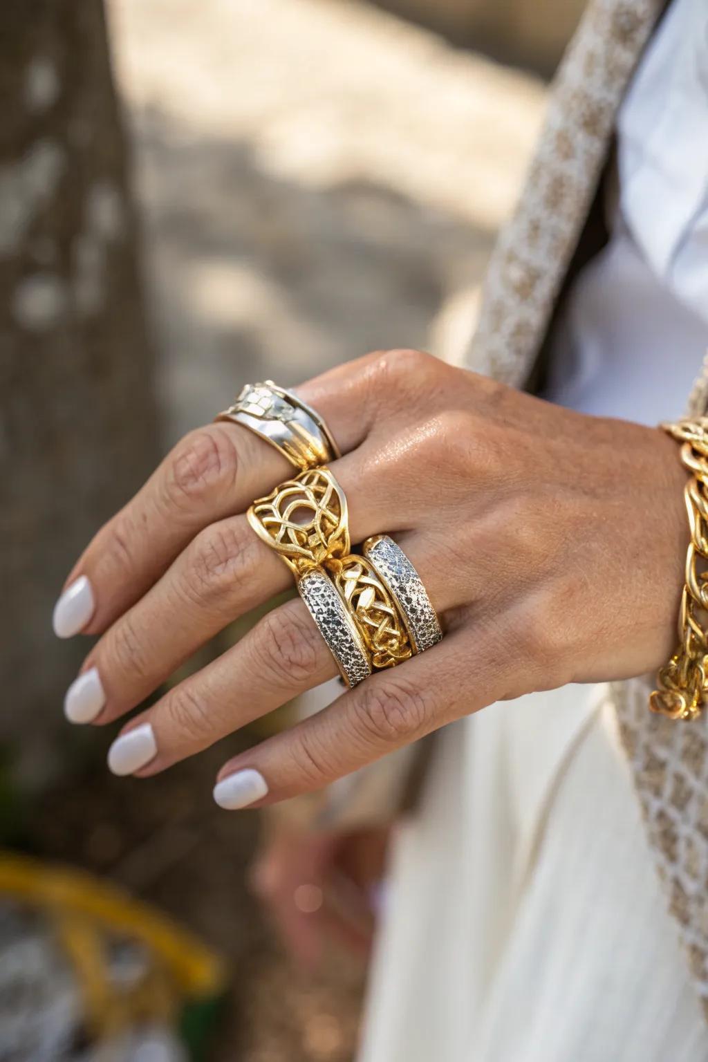 The Dynamic Interaction of Mixed Metal Rings