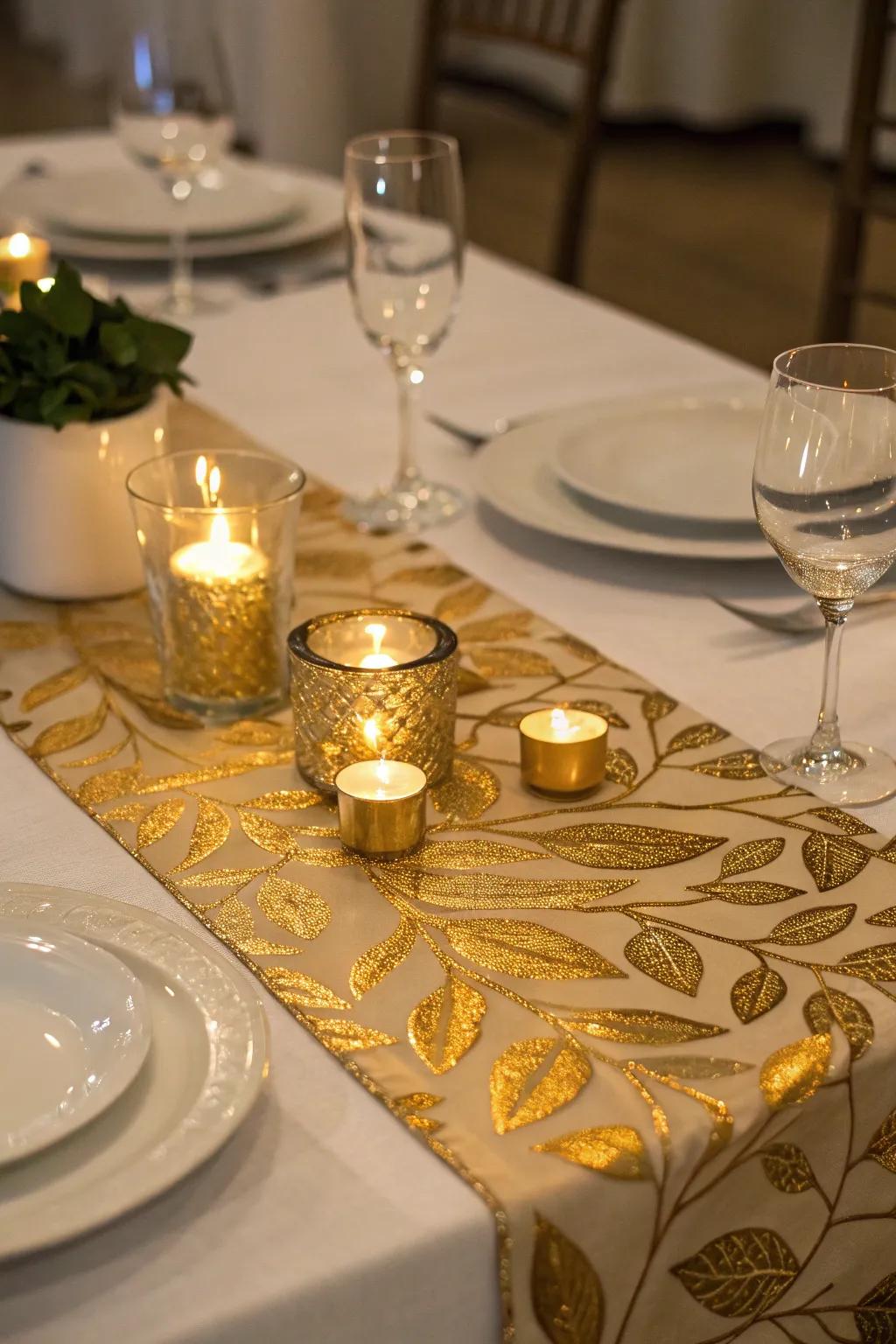 Undeniably stylish using a gilded leaf table cover.